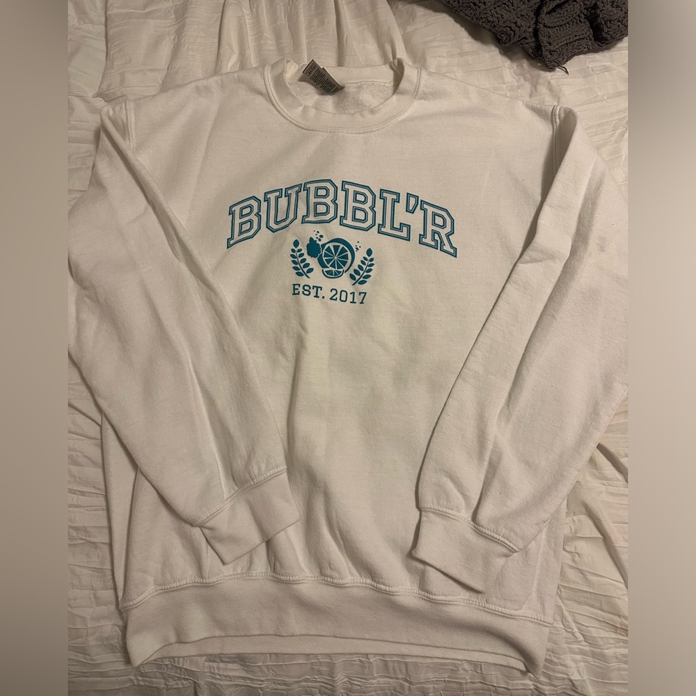 BUBBL’R teal and white sweatshirt